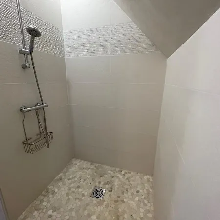 בית נופש Maison Anemone Avec Piscine Privee A *